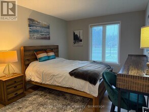 2 Trafalgar Rd in Collingwood, ON - Building Photo - Building Photo