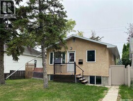 460 Wascana St in Regina, SK - Building Photo