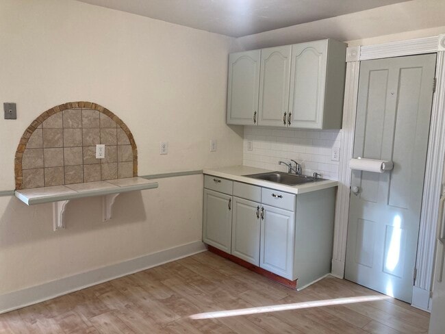 5 Elizabeth St, Unit 3rd fl in Bethel, CT - Building Photo - Building Photo