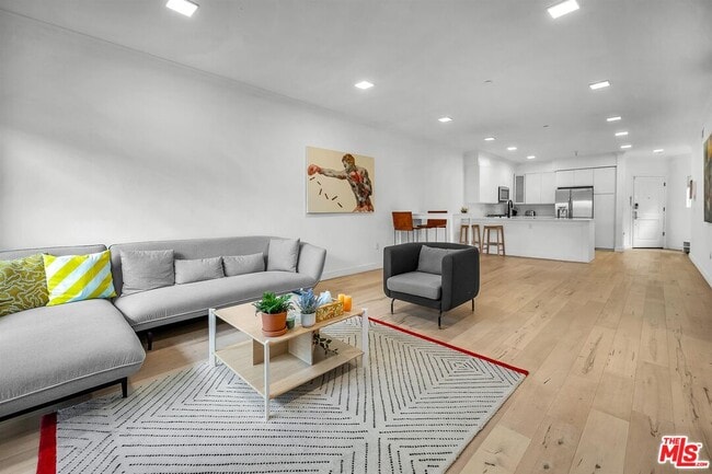 property at 214 S Alexandria Ave