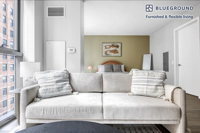 210 N Wells St in Chicago, IL - Building Photo - Building Photo