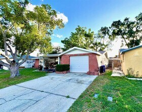 8931 Ledgestone Ln in Port Richey, FL - Building Photo - Building Photo