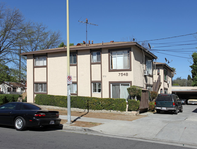 7548 Canby Ave in Reseda, CA - Building Photo - Building Photo