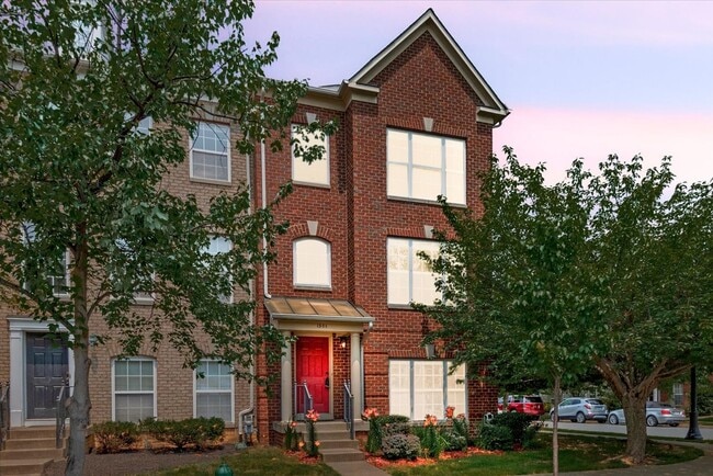 property at 1301 Wilcox Ave