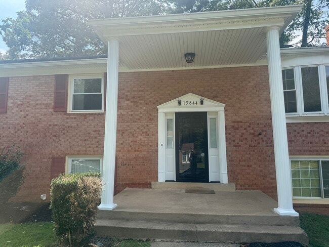 13844 Delaney Rd, Unit A in Woodbridge, VA - Building Photo - Building Photo