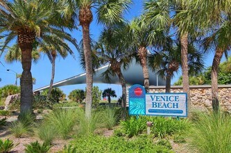 425 Cerromar Terrace in Venice, FL - Building Photo - Building Photo