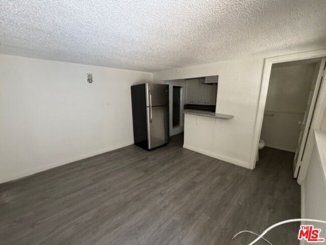 332 15th Pl in Manhattan Beach, CA - Building Photo - Building Photo