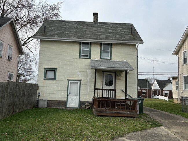 2822 Daleford Ave NE in Canton, OH - Building Photo - Building Photo