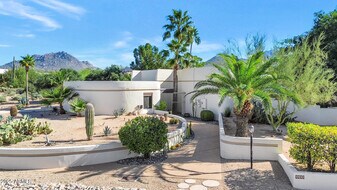 9447 E Calle De Valle Dr in Scottsdale, AZ - Building Photo