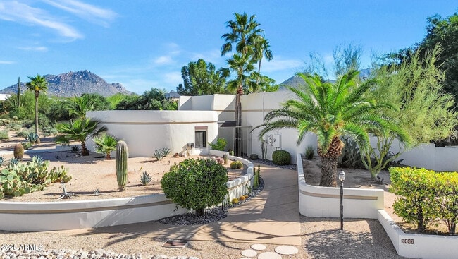 property at 9447 E Calle De Valle Dr