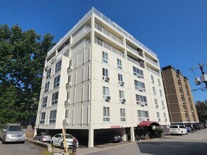 4 Trowbridge Pl, Unit #4F in Cambridge, MA - Building Photo - Building Photo