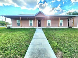 6 Sunflower Cir in New Braunfels, TX - Building Photo