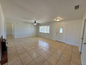 7484 Glider Ave in Hesperia, CA - Building Photo - Building Photo