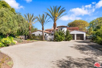 6934 Grasswood Ave in Malibu, CA - Building Photo - Building Photo