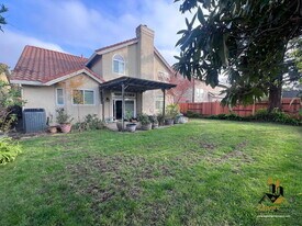 8204 Eversley Ct in Sacramento, CA - Building Photo