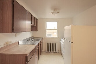 1211 S. Braddock in Swissvale, PA - Foto de edificio - Building Photo