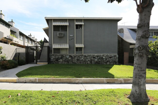 124 S Everett St in Glendale, CA - Building Photo - Building Photo