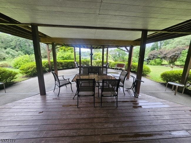 property at 242 Clove Rd