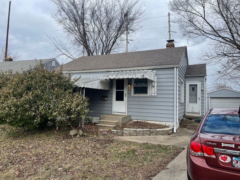 17 Ruth Ct in Springfield, IL - Building Photo