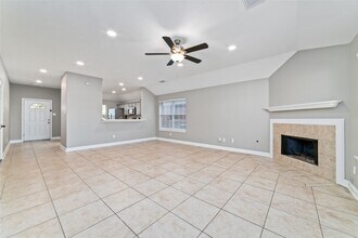 12266 Noco Dr in Tomball, TX - Foto de edificio - Building Photo