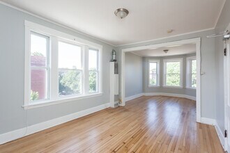 901 N Mozart St, Unit 3 in Chicago, IL - Building Photo - Building Photo