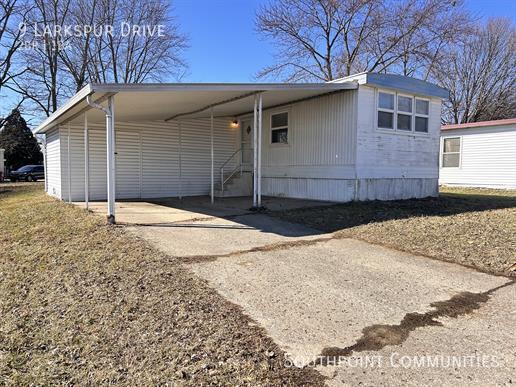 property at 9 Larkspur Dr