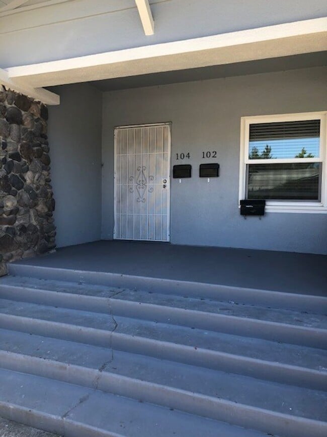 104 10th St in Santa Rosa, CA - Building Photo - Building Photo