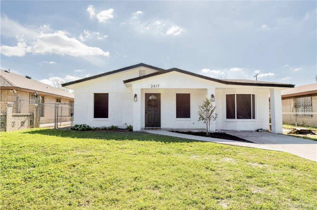 2417 Redwood Ave in McAllen, TX - Building Photo