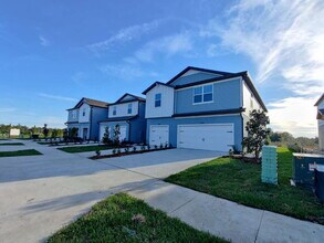 5389 Elmview Xing in Wesley Chapel, FL - Building Photo - Building Photo