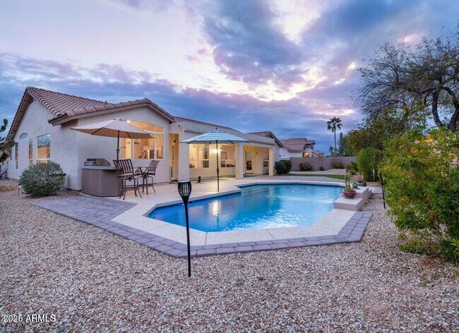 6546 W Tonopah Dr in Glendale, AZ - Foto de edificio - Building Photo