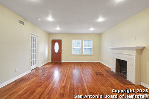 255 Natalen Ave in San Antonio, TX - Building Photo - Building Photo