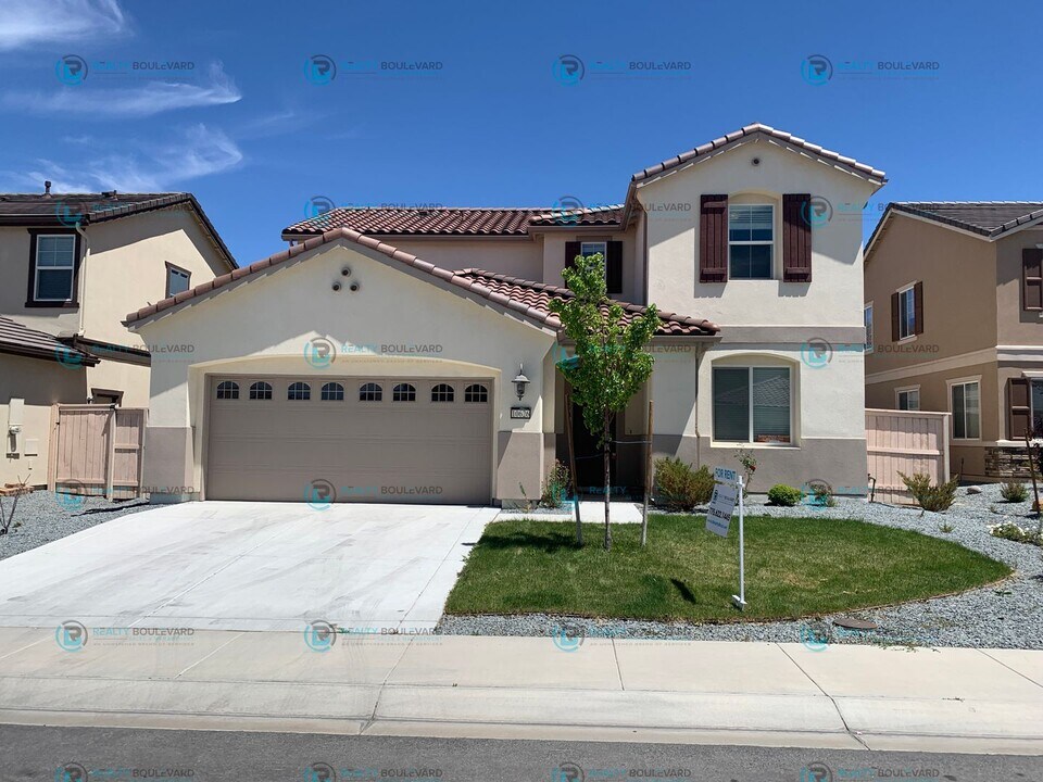 10626 Washington Park Dr in Reno, NV - Building Photo