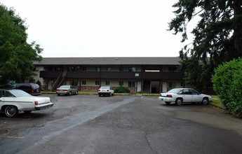 The Wedgewood Apartments in Salem, OR - Building Photo - Building Photo