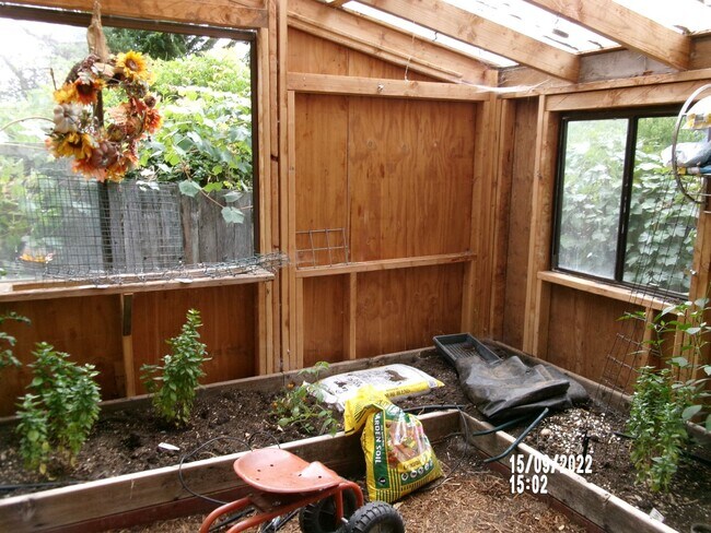 400 N 9th St in Philomath, OR - Foto de edificio - Building Photo