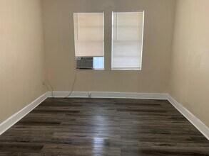 1135 SW 6th St in Miami, FL - Foto de edificio - Building Photo