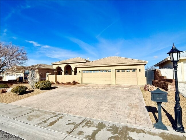 3530 E Vineyard Dr in Pahrump, NV - Building Photo - Building Photo