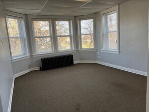 10904 S Avenue D in Chicago, IL - Foto de edificio - Building Photo