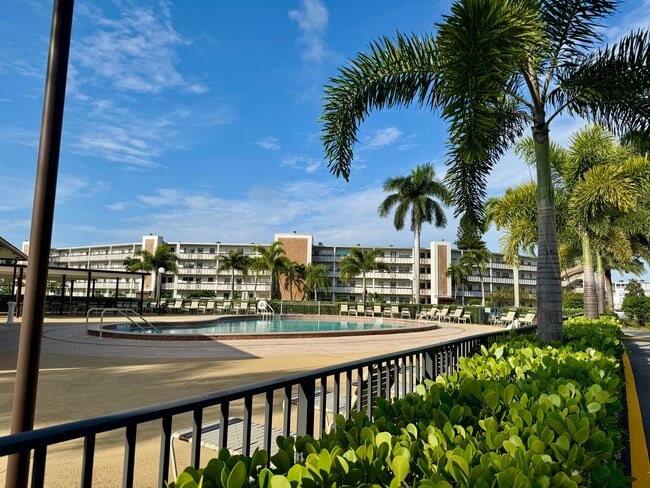 4053 Hythe A in Boca Raton, FL - Building Photo - Building Photo