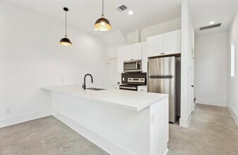 316 N Everton St in Houston, TX - Building Photo - Building Photo