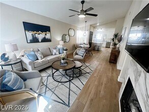 7909 Mt Shasta Cir in Las Vegas, NV - Building Photo - Building Photo