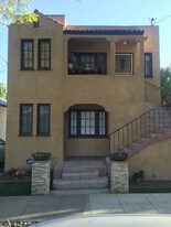 2905 Reservoir St in Los Angeles, CA - Building Photo