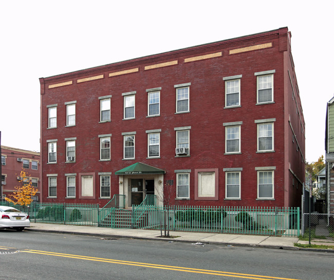 East Grand Apartments in Elizabeth, NJ - Building Photo - Building Photo