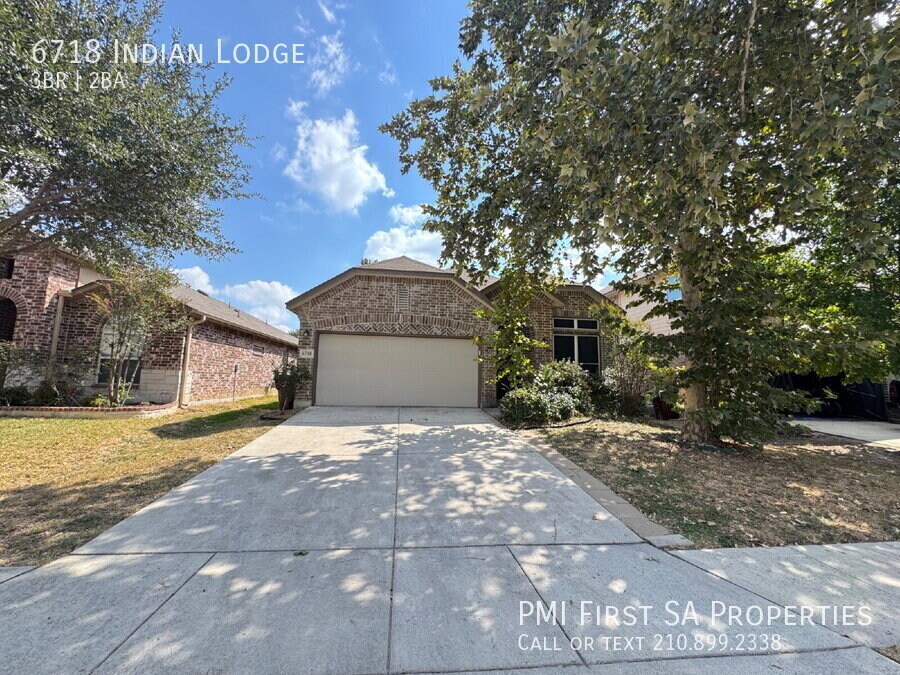 6718 Indian Lodge in San Antonio, TX - Building Photo