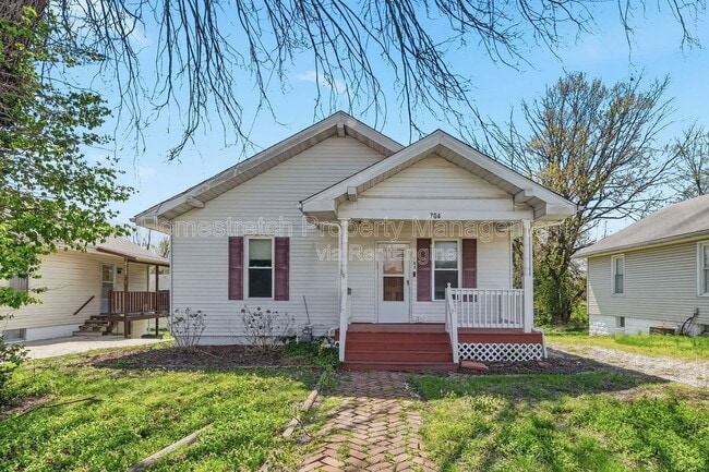 property at 704 W Johnson St