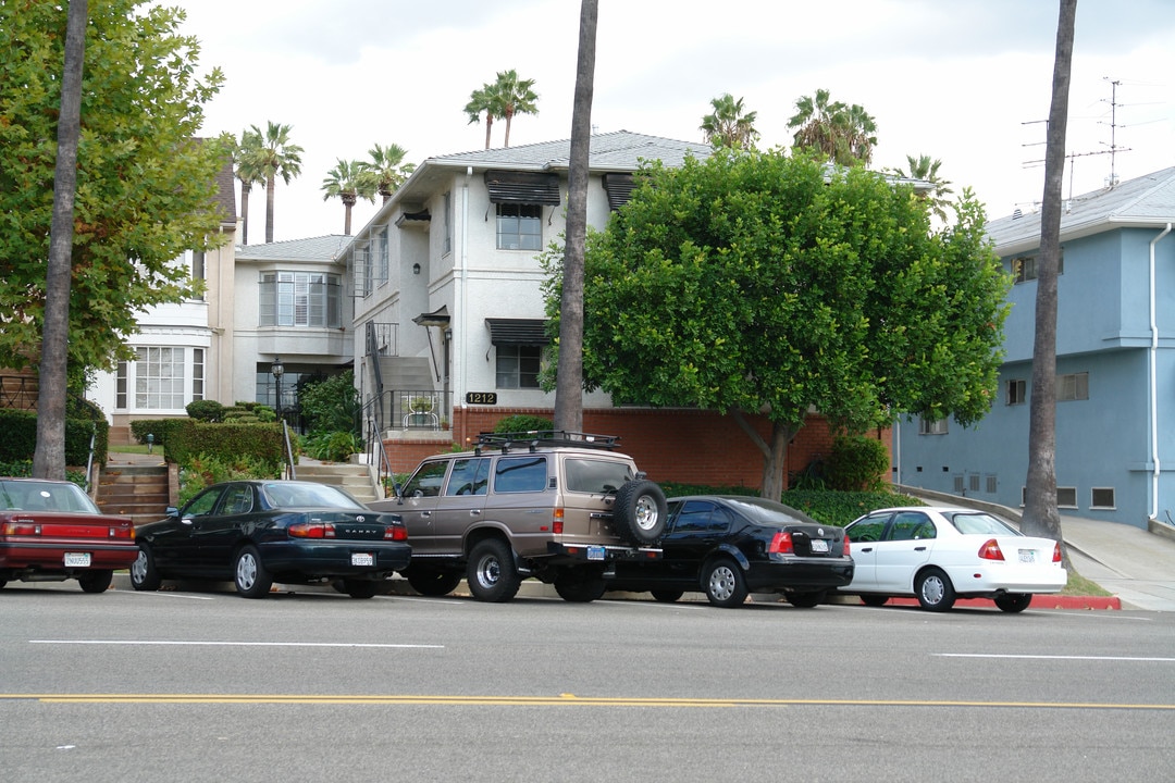 1212 N Brand Blvd in Glendale, CA - Building Photo