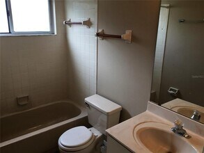 2536 Woodgate Blvd in Orlando, FL - Building Photo - Building Photo