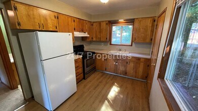 1130 SE Roberts Ave in Gresham, OR - Building Photo - Building Photo