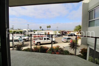 5383 Chelsea St in San Diego, CA - Building Photo - Building Photo