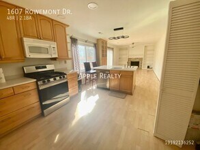 1607 Rowemont Dr, Unit 34J in Durham, NC - Foto de edificio - Building Photo