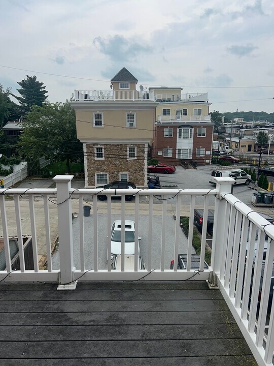 3621 Roland Ave, Unit 3 in Baltimore, MD - Building Photo